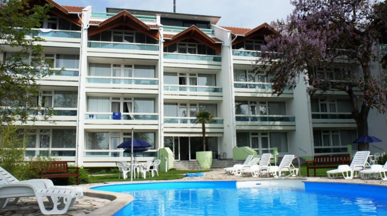 Tagore Spa Aparthotel Balatonfured Exterior photo